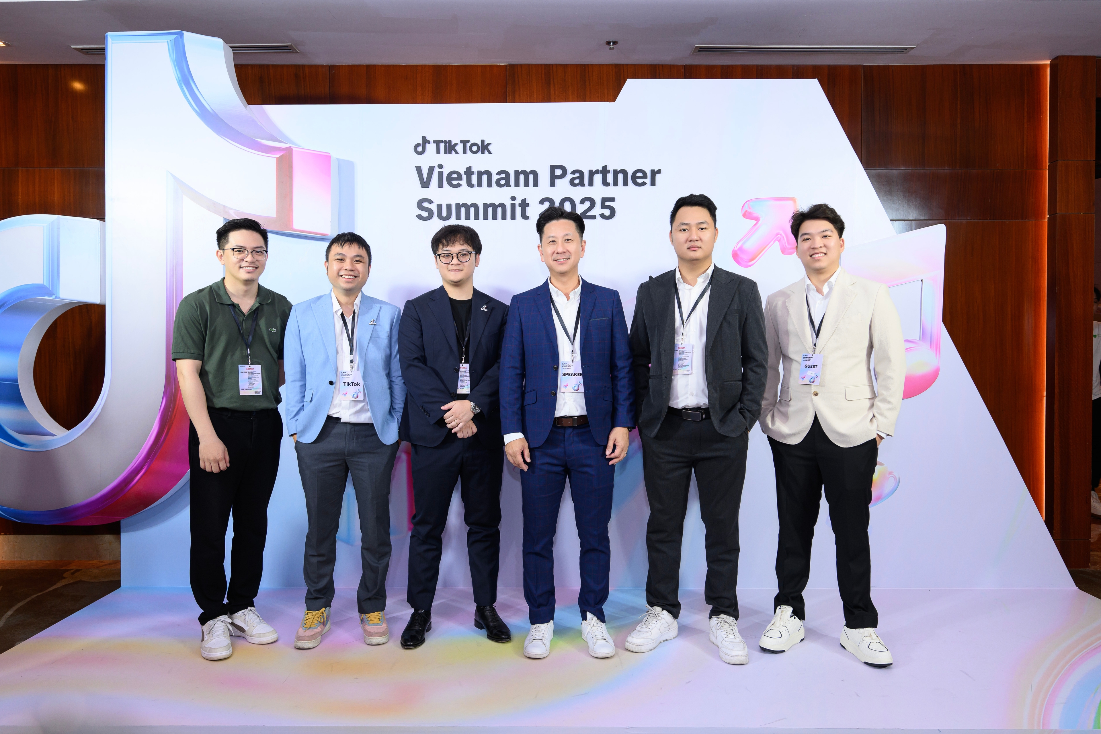 Đội ngũ VIHA Group